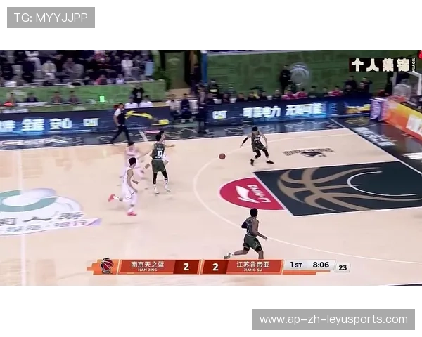 赛场“秀技”一览无遗：突破、扣篮、华丽助攻的巅峰演绎，秀篮球视频